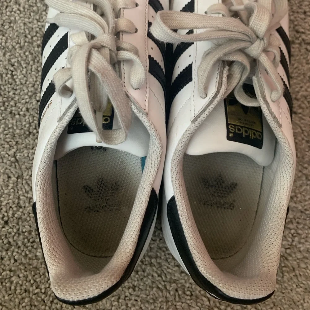 Adidas Superstar size 7.5